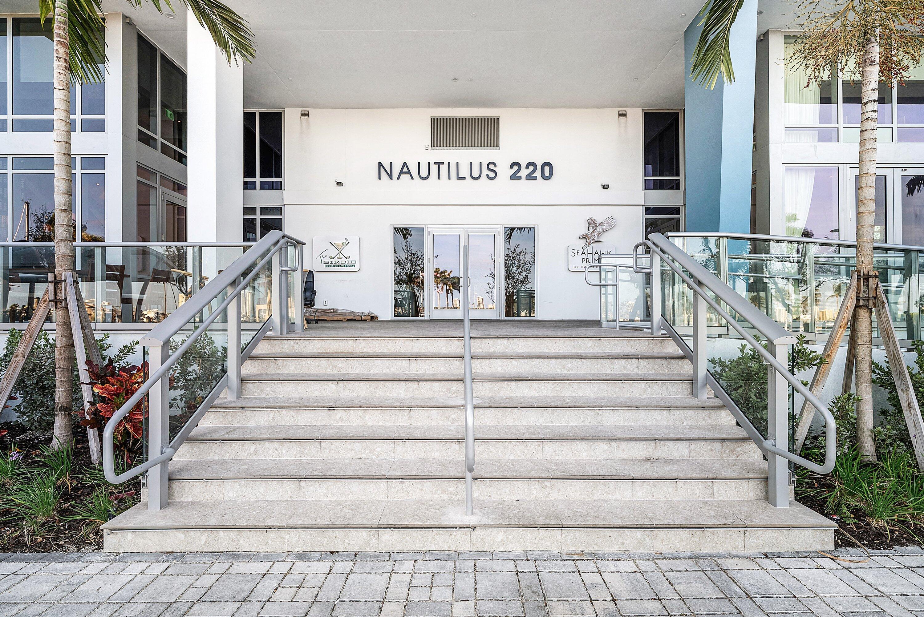 Image 3: Nautilus 220