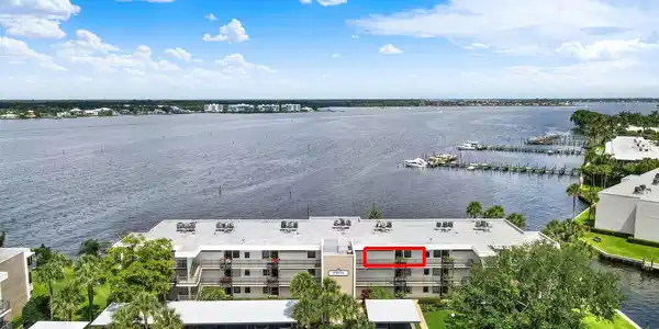 Image 4: 14-305_Circle_Bay-1