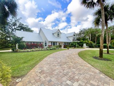 1460 Club Dr