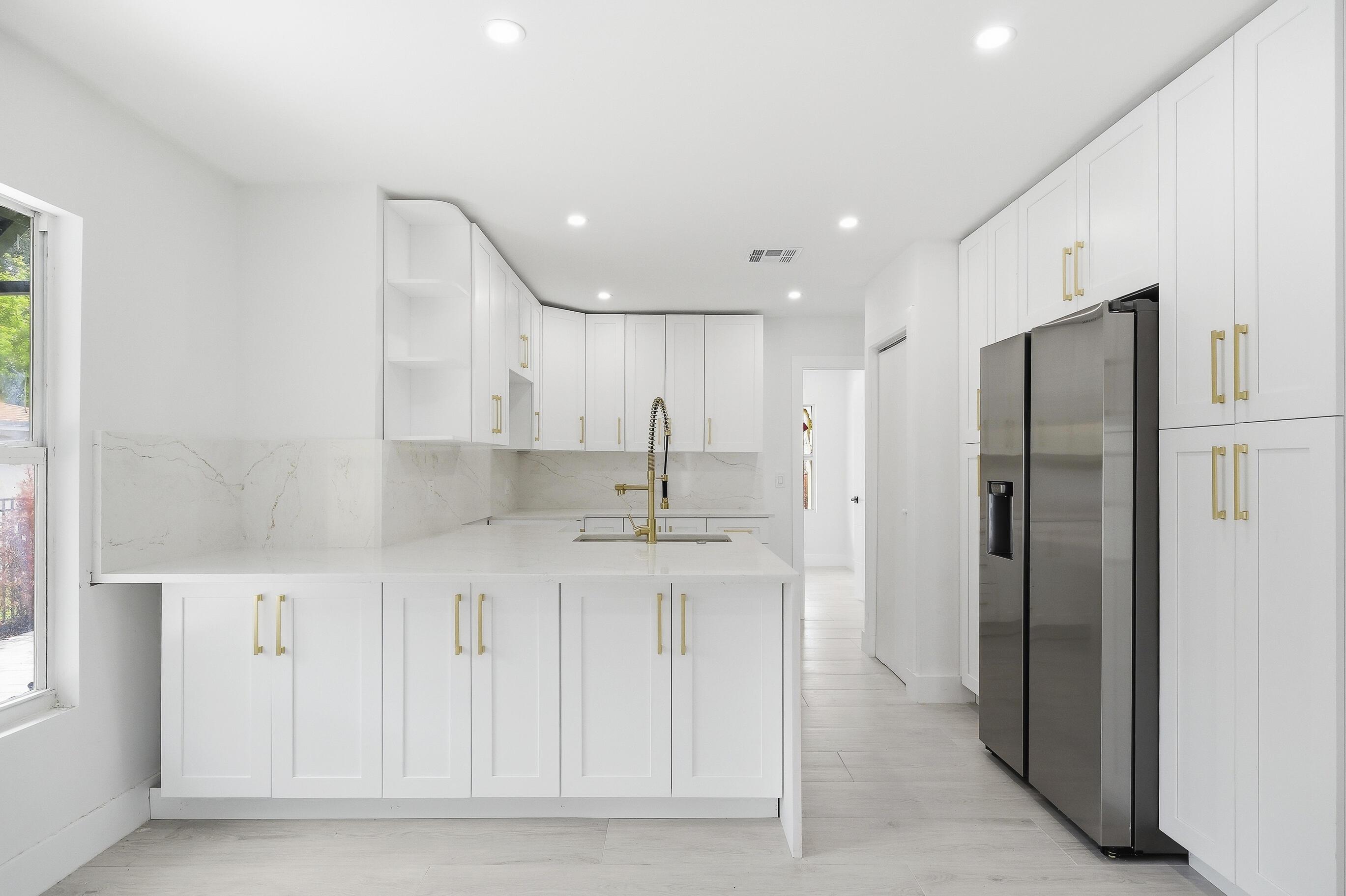 Image 1: 216 NE 23rd Ave - Pompano Beach - Florid