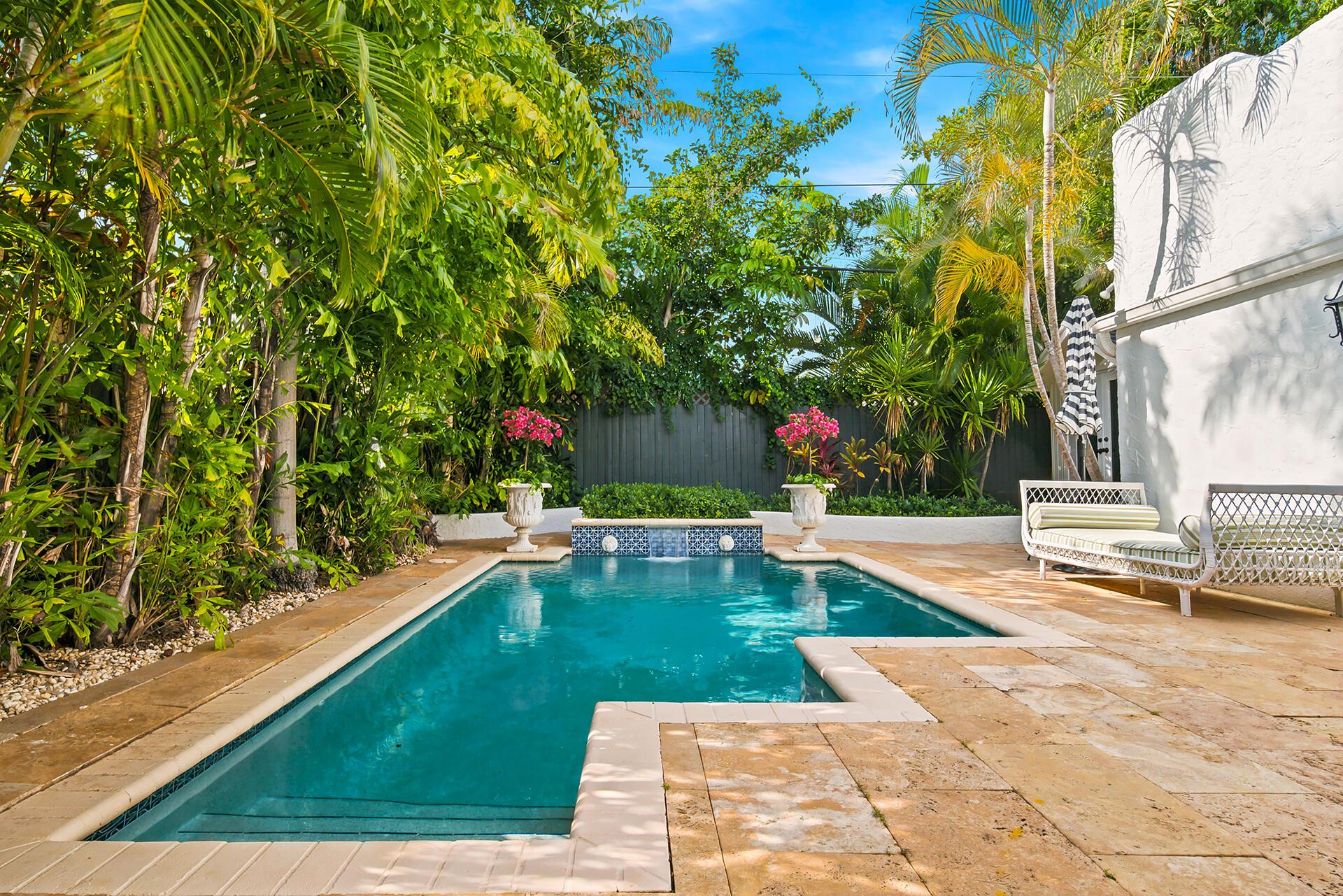 Image 2: Pool and Entertaining area