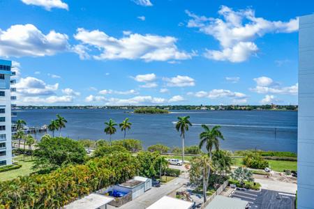 3901 S Flagler Drive