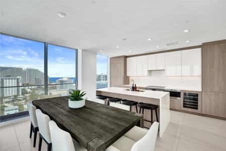 153 N Seabreeze Boulevard