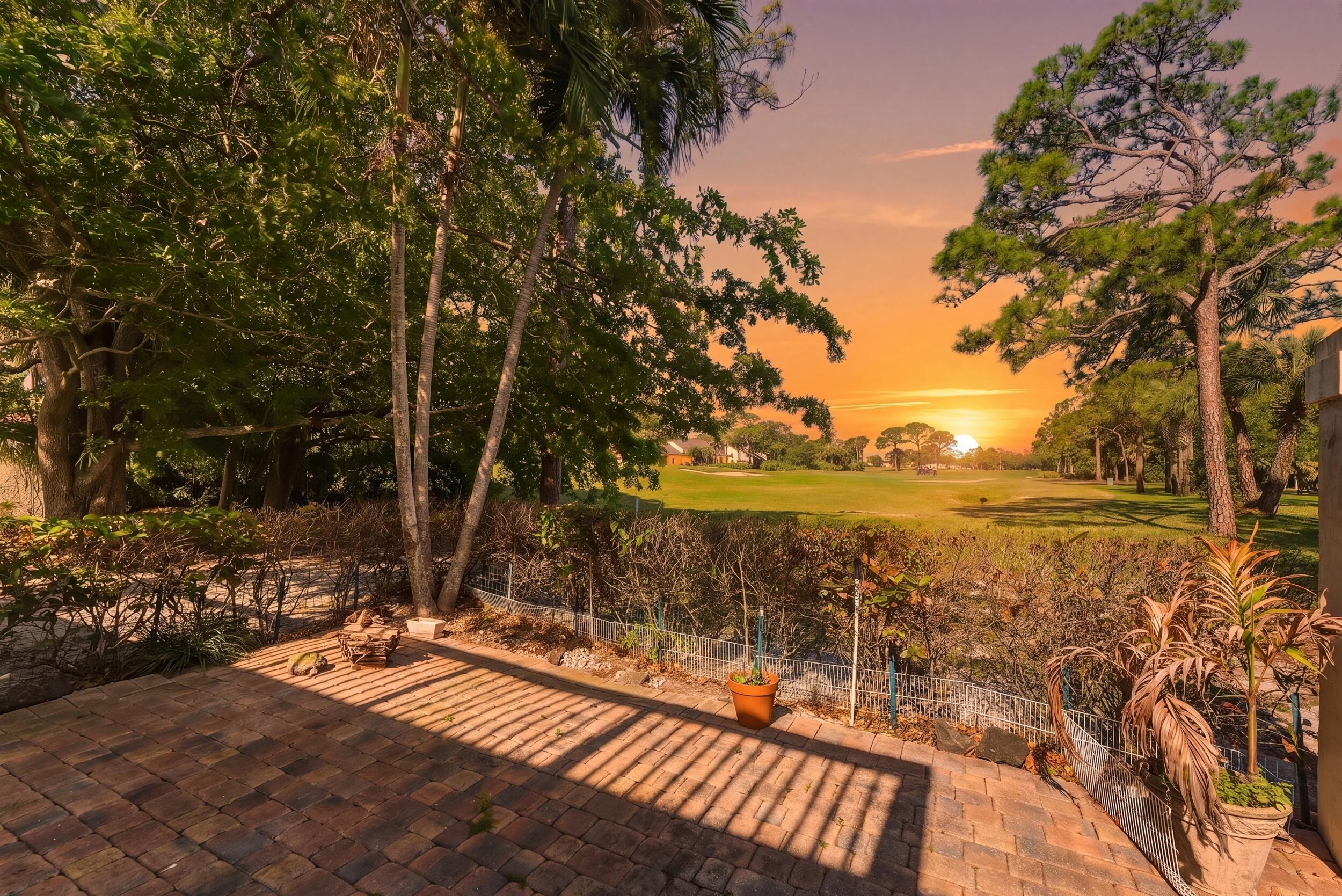 Image 3: 5_5370_se_merion_way_001 - vt