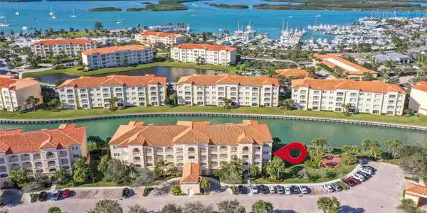 19 Harbour Isle Drive
