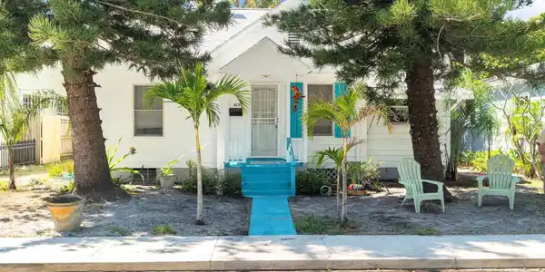 415 N Ocean Breeze