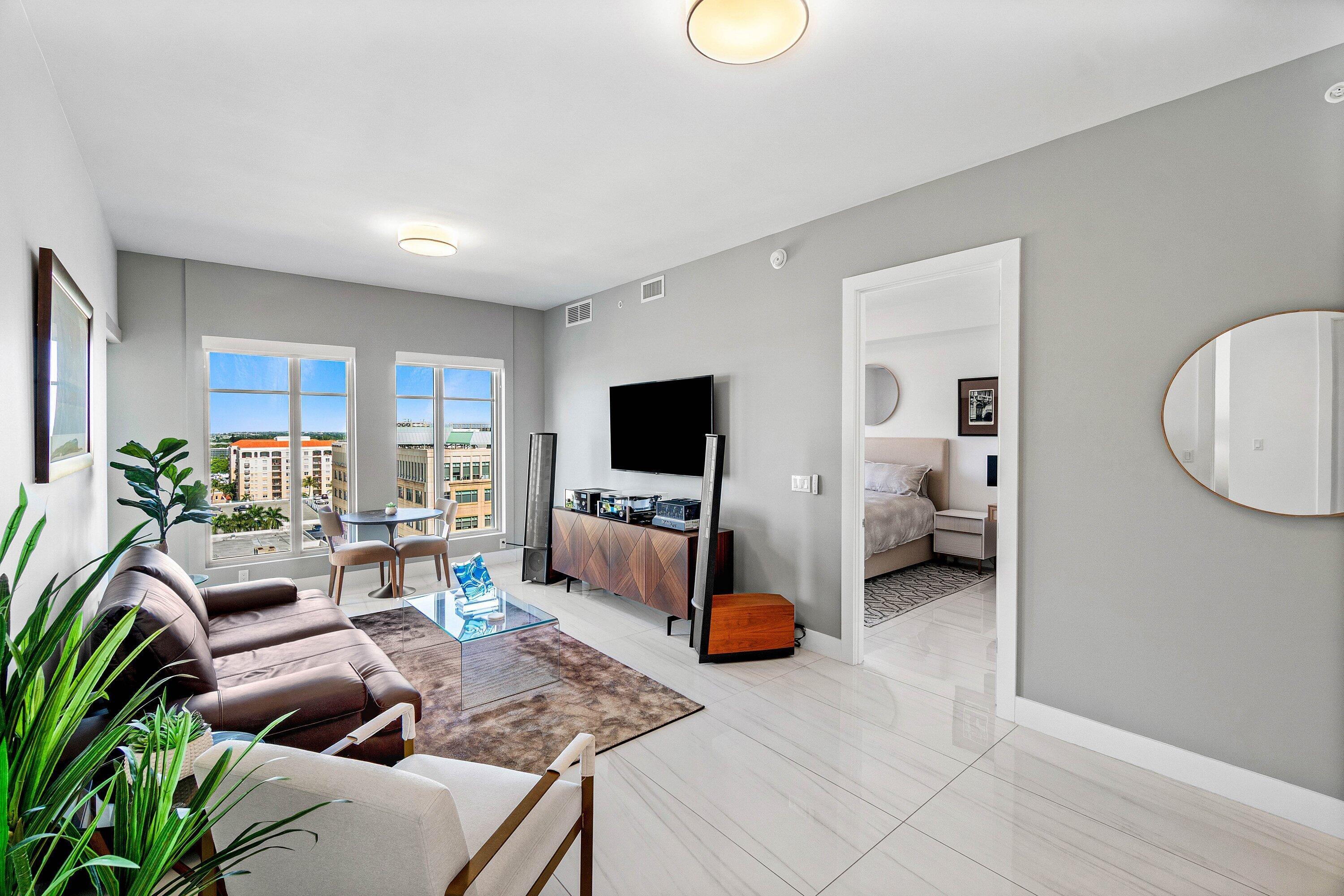 Image 2: Living Room