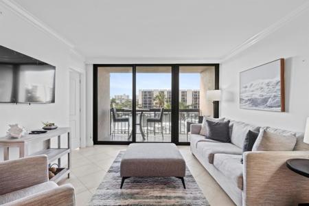 2707 N Ocean Boulevard