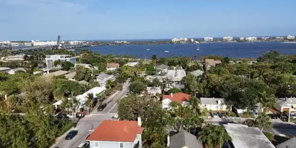 304 S Ocean Breeze