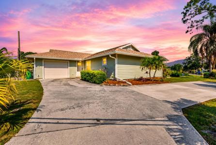 2411 SE Floresta Drive