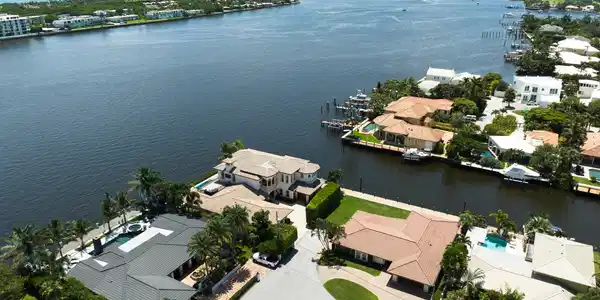 7-9 Duke Drive