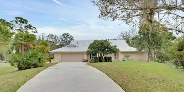 1014 SE Kitching Cove Lane