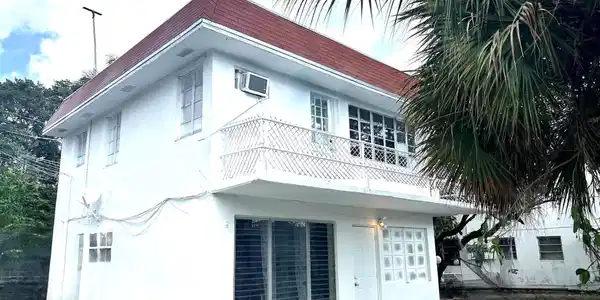 113 N Lakeside Drive