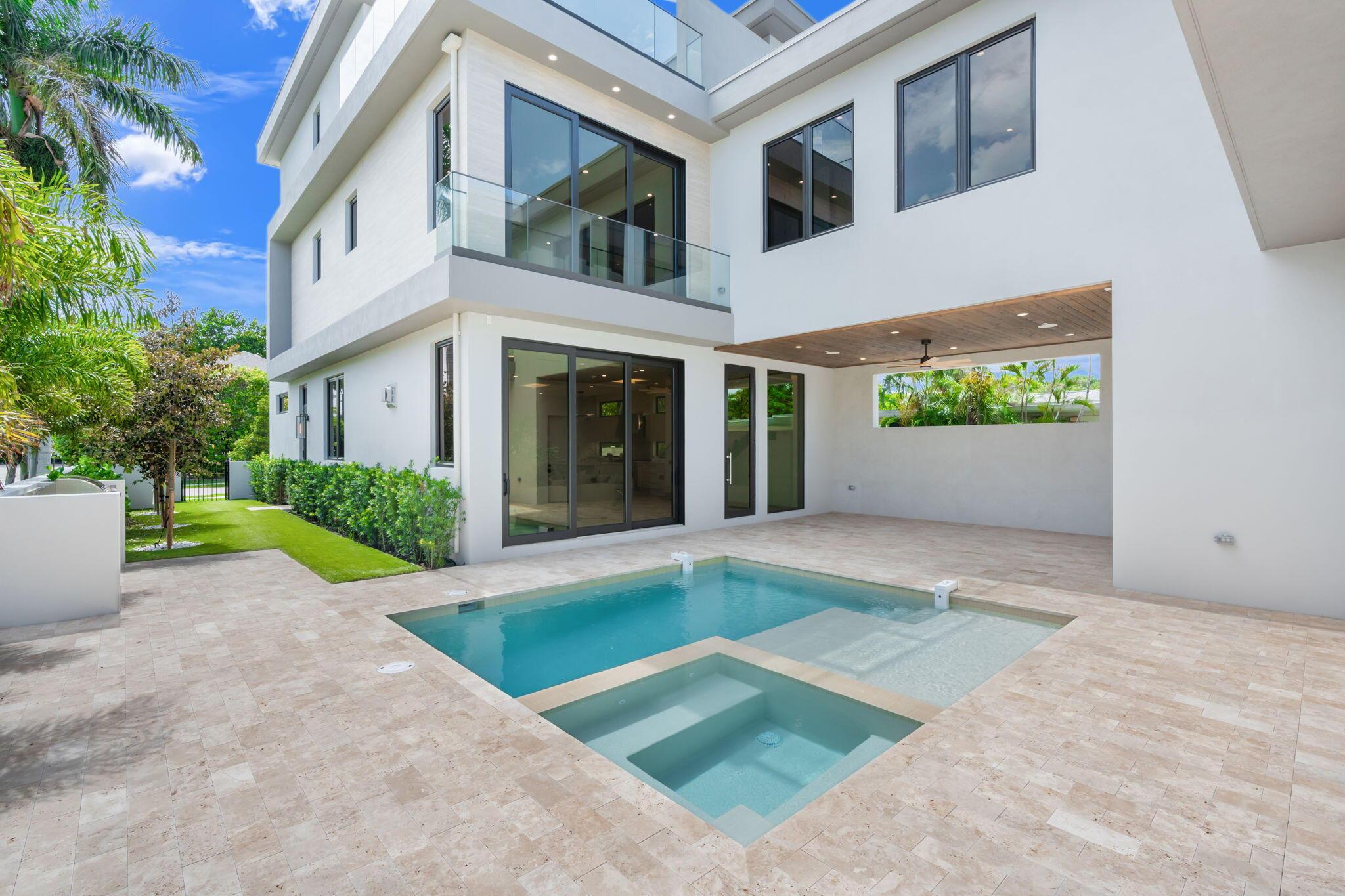 Image 3: 3 Pool