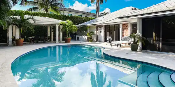 Image 4: Pool