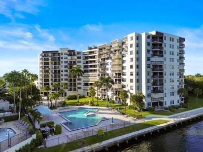 2900 NE 14th St Causeway