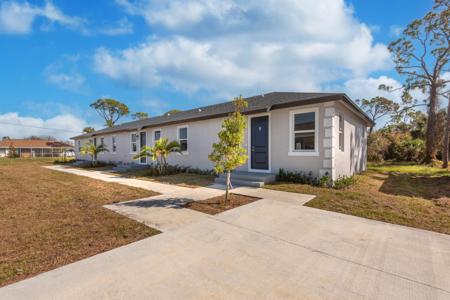 246 Rotonda Boulevard W