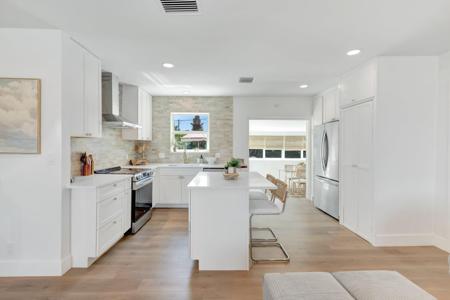 376 Laurie Road