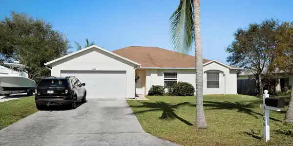 5606 SE Sailfish Way