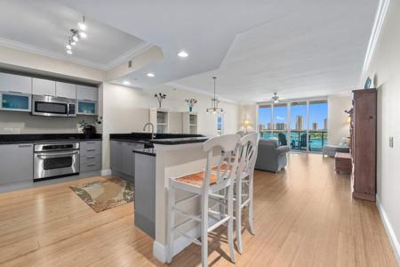 2640 Lake Shore Drive