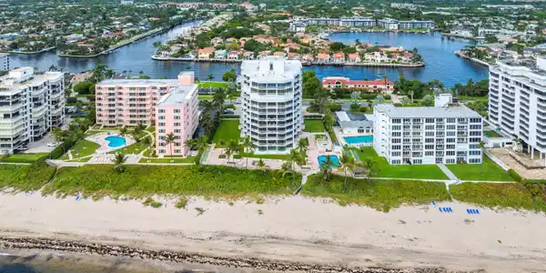 Image 4: 007-2917SouthOceanBoulevard-104-Highland