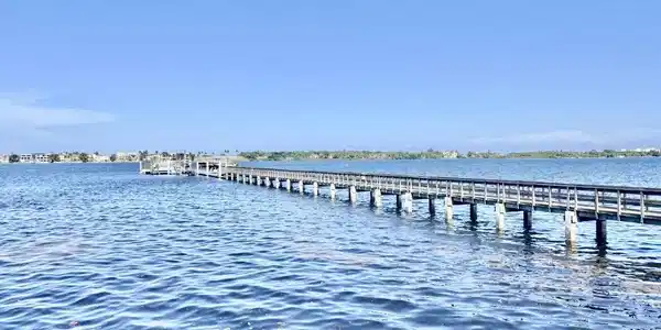 Image 3: Amazing Wide Intracoastal Setting!