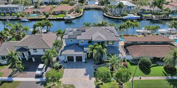 2360 NE 48th Ct