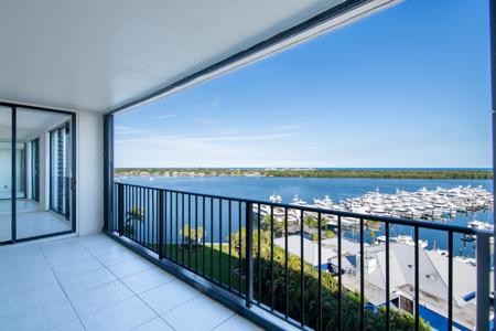 122 Lakeshore Drive