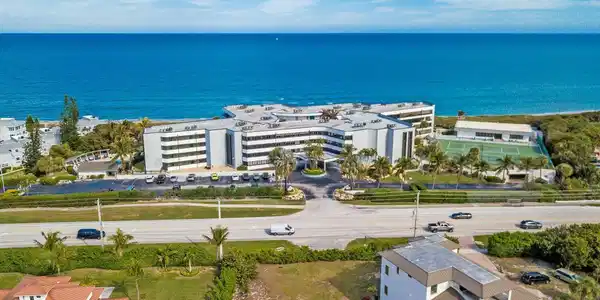 1357 Ne Ocean Boulevard