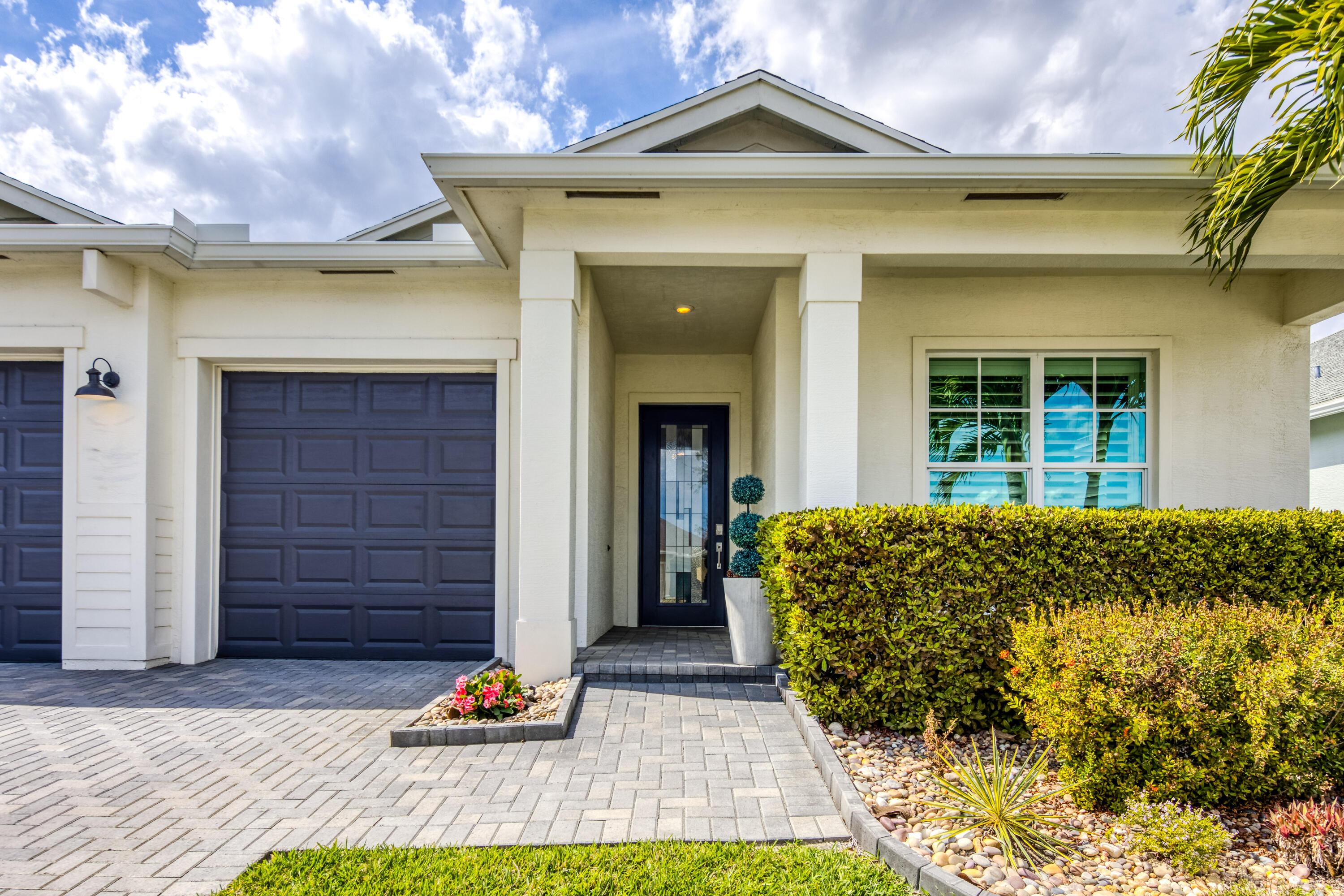 Image 4: Front of Home