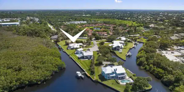 Image 2: 1-web-or-mls-DJI_0883_1