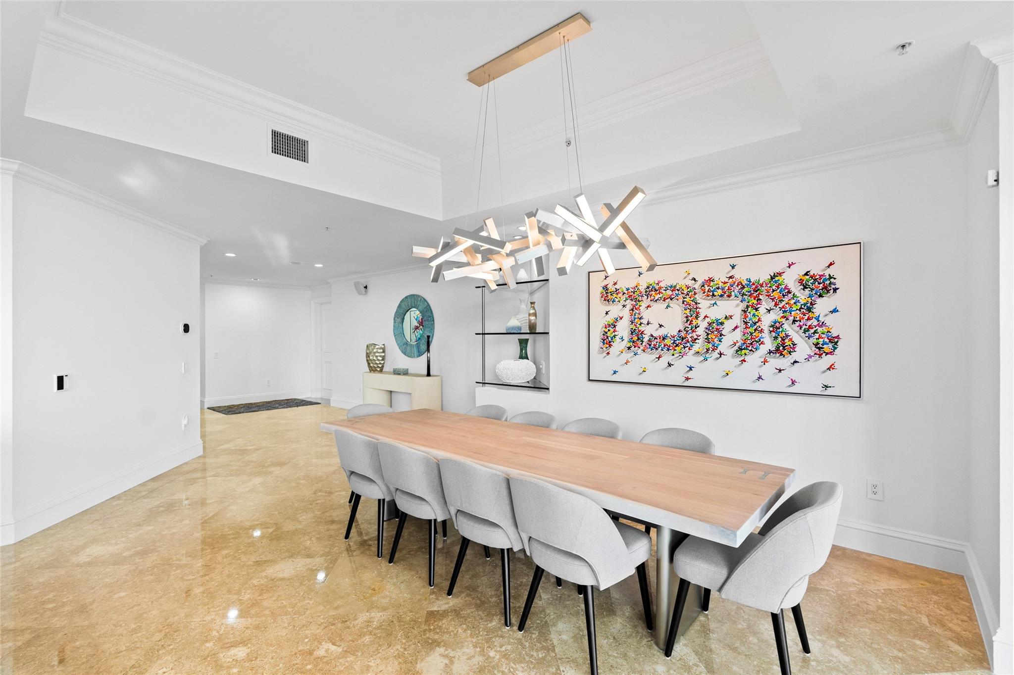Image 4: DINING ROOM