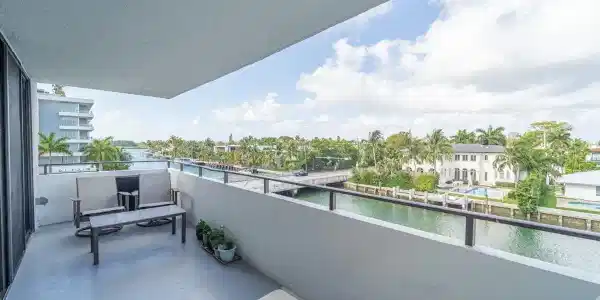 9660 W Bay Harbor Dr