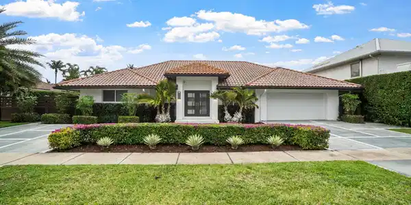 855 NE Orchid Bay Drive
