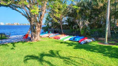 1516 S Lakeside Drive