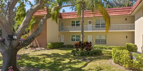 48 Woodland Dr