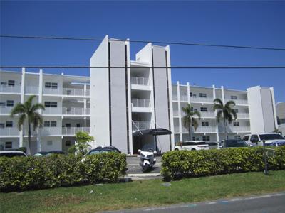 1111 N Riverside Dr