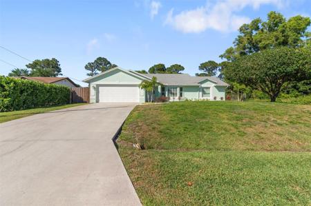 661 SE Delancey Ln