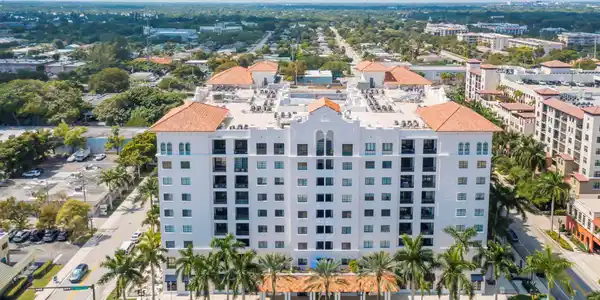 233 S Federal Highway