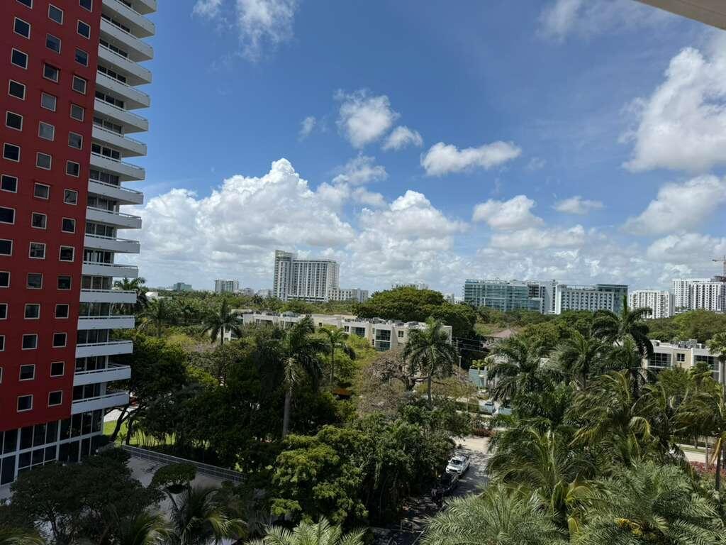 Image 3: 02