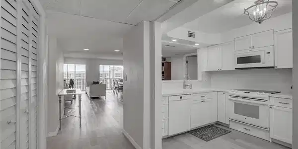 2871 N Ocean Blvd