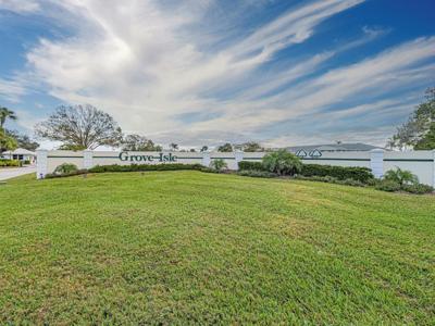 655 W Lake Jasmine Cir