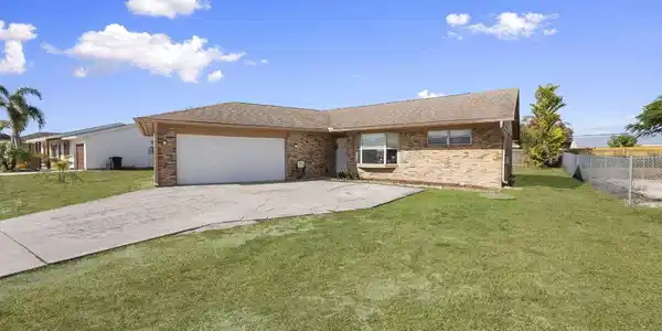 Image 4: 4-web-or-mls-DSC09200