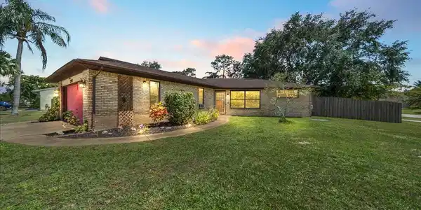 298 SW Airview Avenue