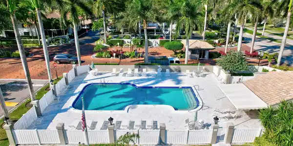100 Pelican Pointe Drive