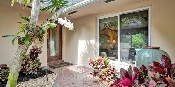 Image 3: Front courtyard/entrance