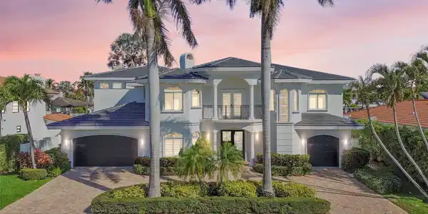 879 NE Orchid Bay Drive