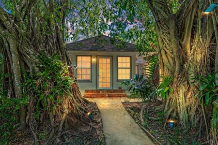 320 Valencia Road