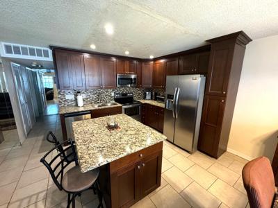 5208 NE 24th Ter