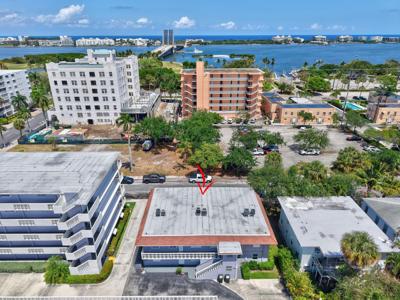 17 S Lakeside Dr